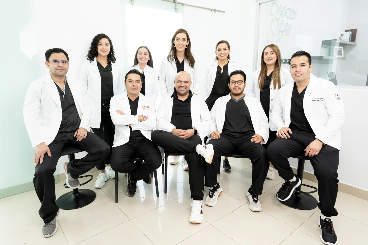 Dentistas odontólogos en Pachuca, equipo profesional de Cumbres Centro Odontológico